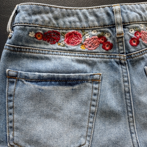 FOREVER 21 BOHO HIPPIE FLORAL EMBROIDERED SHORTS - Picture 7 of 10